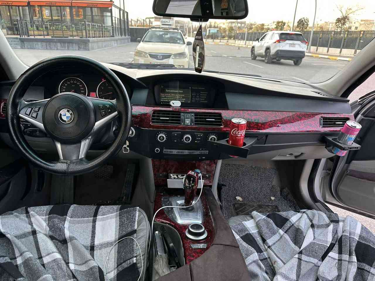 بو فروشتن BMW جاوبرو
موديل 2009
سعري 58 گڵا
حجم ٥٣٠ نوزل كورت
گئرو مكينه بيلاد
ده ينو دزين شرت
ساره بئ دعمه 
بویاغ حيزام 
كاره باي هه مى شغاله
ساره بئ مه سره فه و فه تل M پاكئجه
داتاشو شغال
كوشن كاره باى
به صمه 
كوشن جلد و خزن و هيتر
ستيرن كاره باي 
تحديد سرعة
سينگو پشت حساسه
شاشه مه زنه
ويل هامن ١٨ دو سايز
سينگو پشت M
شوین - سلیمانی 
گورینەوە شاهینە -ملکە 
***********
