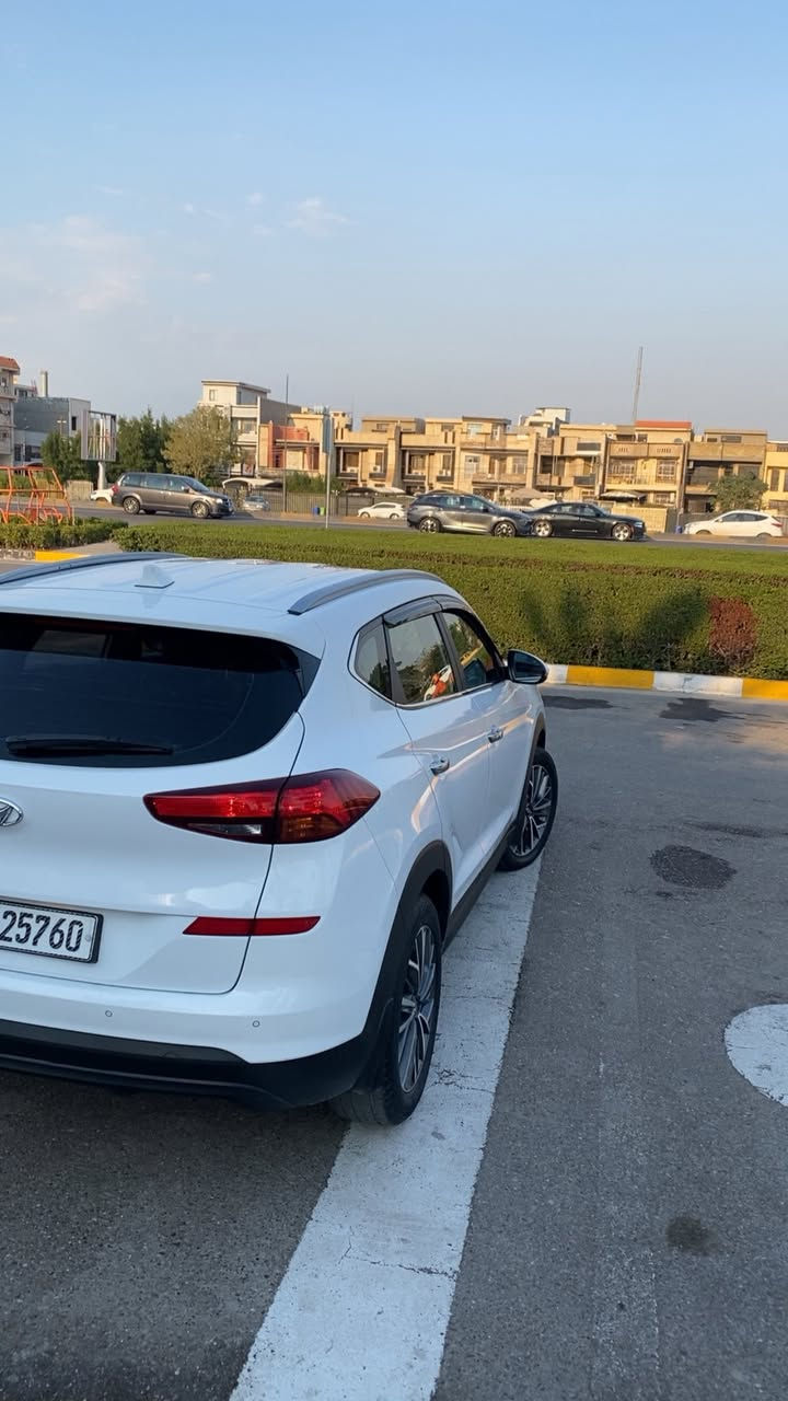 ياالله
توسان خليجي
موديل 2020
مكينه 2000دوش
الكاصد رقم بغداد 
بسمي هزة وفحص وسنويه جديد
كامره وشاشه وبصمه
كشنات كهرباء عدد2
ماشيه 124
مكاني بغداد الدورة
207وبيهة مجال 

***********
