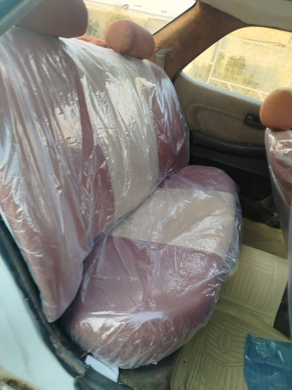 للبيع فقط
سلام عليكم مارك گصيف رقم دولي بسمي سنويه لل2030
شرط تحويل مكفوله من نقل والگص وكل الاصوليات
نواقصها 
التبريد كمبريسر وغاز القماره والبنيد بيهن جراد حداديه 50%
تخم تاير جديد 
باتري جديد 
دينمو جديد 
راديتر جديد 
بلكات و وايراتهن جدد 

سياره حلوه ونضيفه للاستفسار ***********
