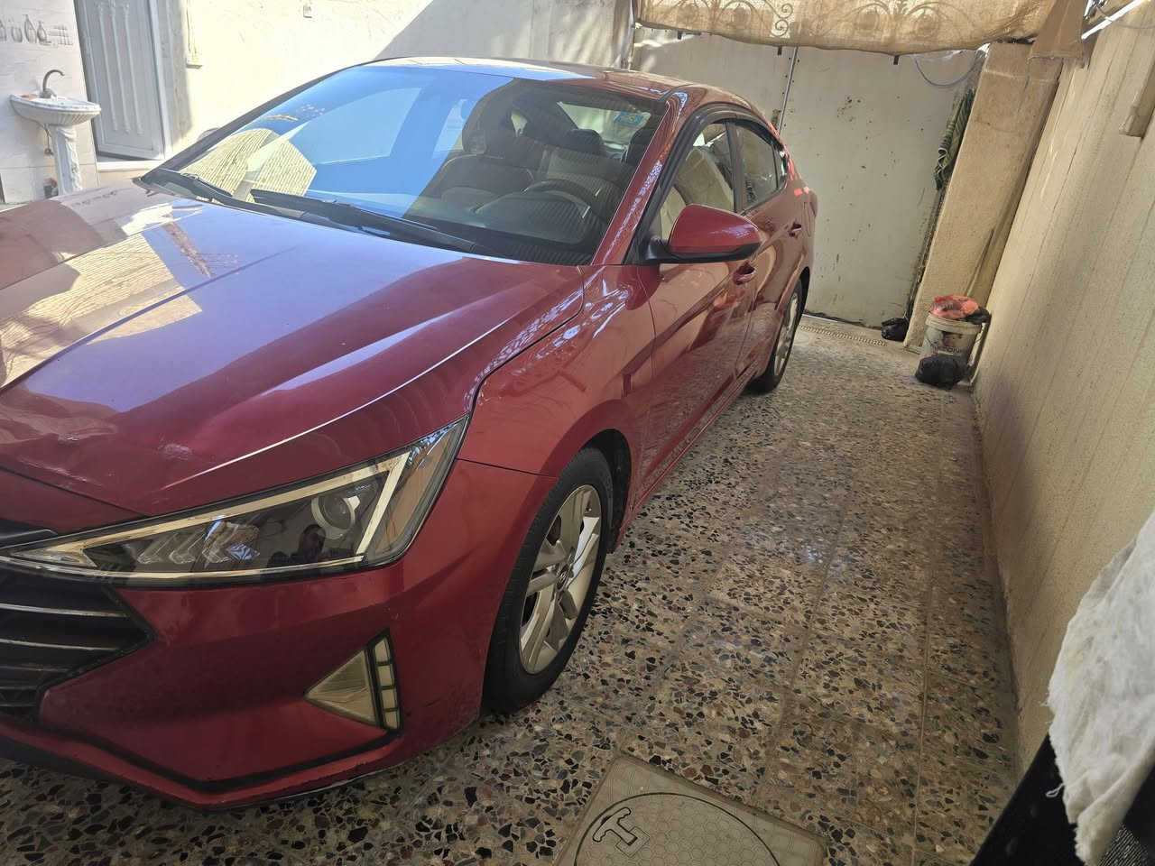 النترا وارد أمريكي ٢٠٢٠.        السعر   ١٣٥ 
حادثها جاملغ وبنيد بدون داخل صور الحادث و السونار بالمنشور 
+ طخة بسيطة باب السايق 
محرك ٢٠٠٠ دوش كير At بيها منظومة غاز دوشمة جلد جاهزة تخم تاير صدر مكان السيارة بغداد شهداء العبيدي 
***********
