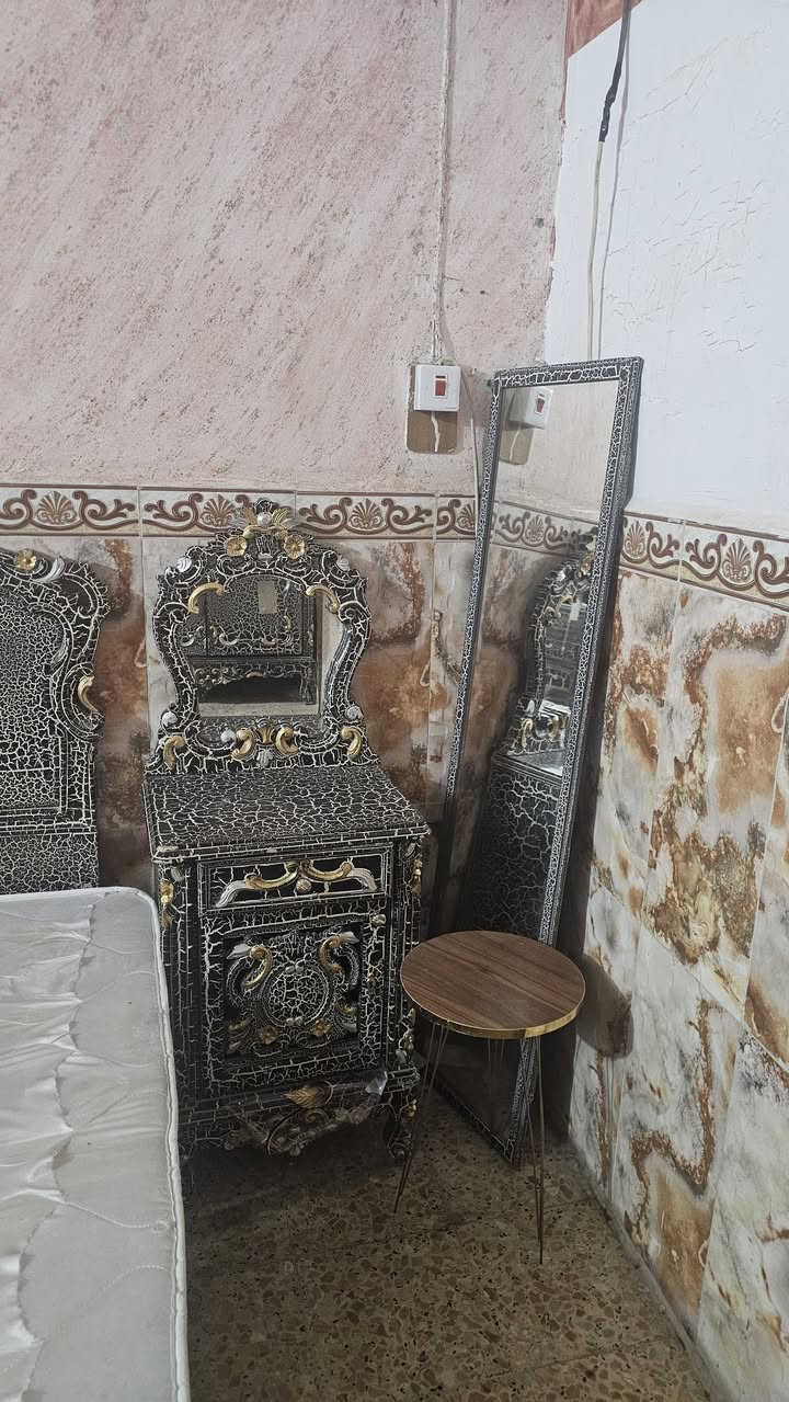 غرفه كويتيه ثقيله 7قطع السعر ٤٥٠ الف ***********
