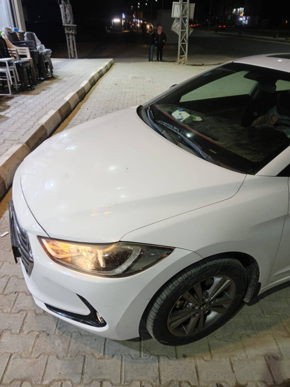 السلام عليكم من رخصت لادمن الانتره موديل 17 خليجي السياره كفاله عامه بيه فقط شبرين بل دوسه مال الراكب السياره فول فتحه بل سقف مري شفط أشارت ترحيب شاشه وكامره وحساسات خلفيه محرك 2000 كير تلث وضعيات ايكو سبورت نورمل  رقمه بغداد بسمي تحويل ثانيوم السياره مشروع وطني مكاني كربلاء الحر حي سومر السعر 157 وبيها مجال الرقم ***********
