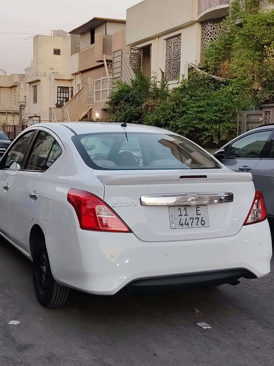 السلام عليكم ورحمة الله وبركاته
للبيع نيسان سني ٢٠١٩ هندي
رقم بغداد سنوية ل٢٠٣١ باسمي من الشركة ع ايدي 
ماشية ٤٢ الف حقيقي وين ميعجبك افحص 
السيارة كفالة عامة عدا شبر  Bdr  بالباب الخلفي عكس السائق فقط 
مكاني السيدية 
الشراي يتصل ويدلل
***********
