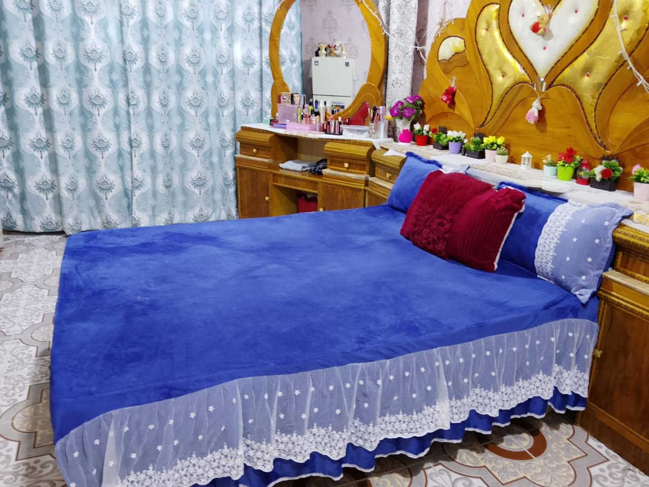 سلام عليكم غرفة للبيع صار سنه من اخذته رايده مليون,150 مكاني كربلاء الحر ***********
