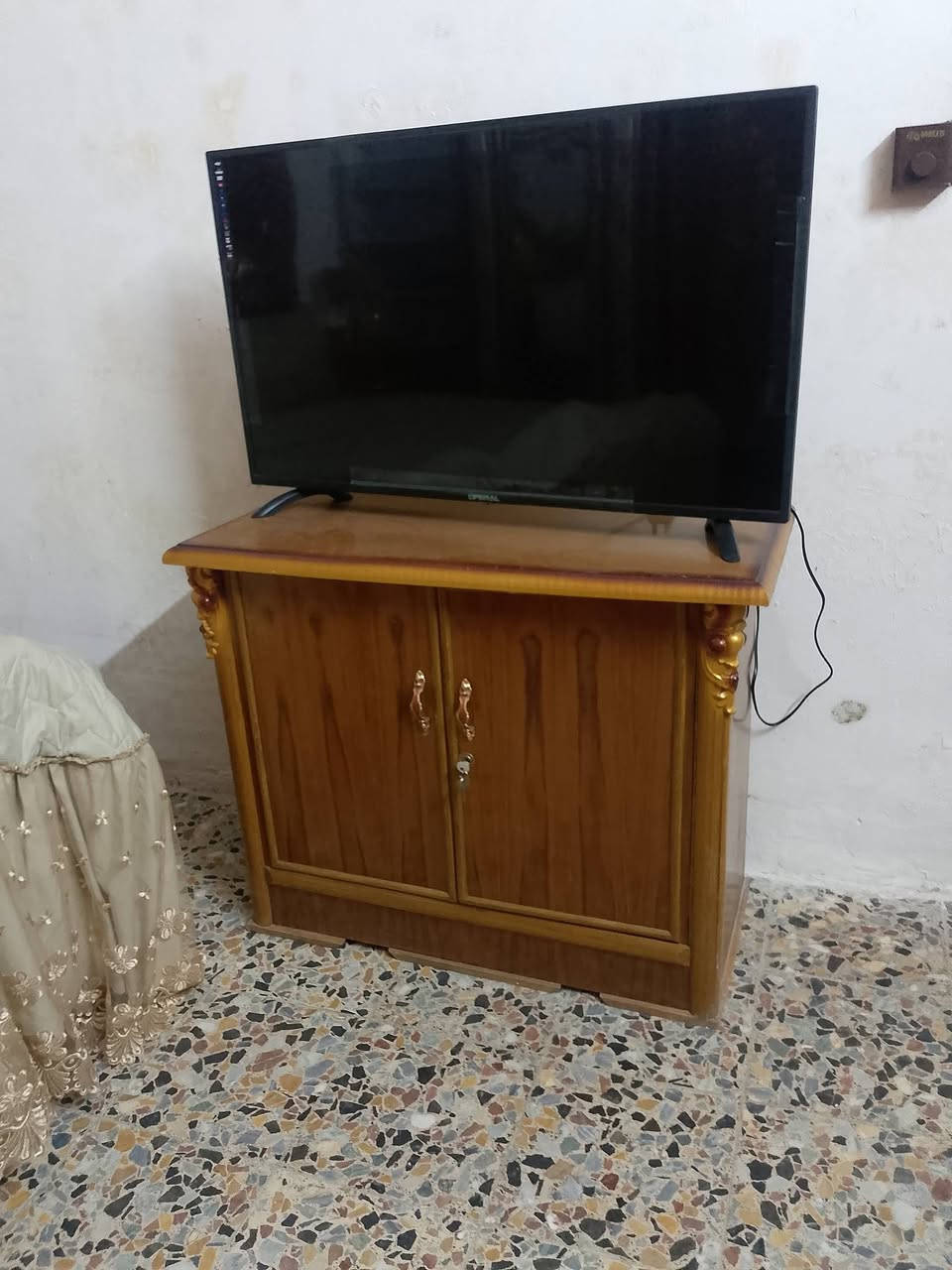سلام عليكم غرفة صاج صالهه سبوع من منصوبة شراي يتواصل ***********
