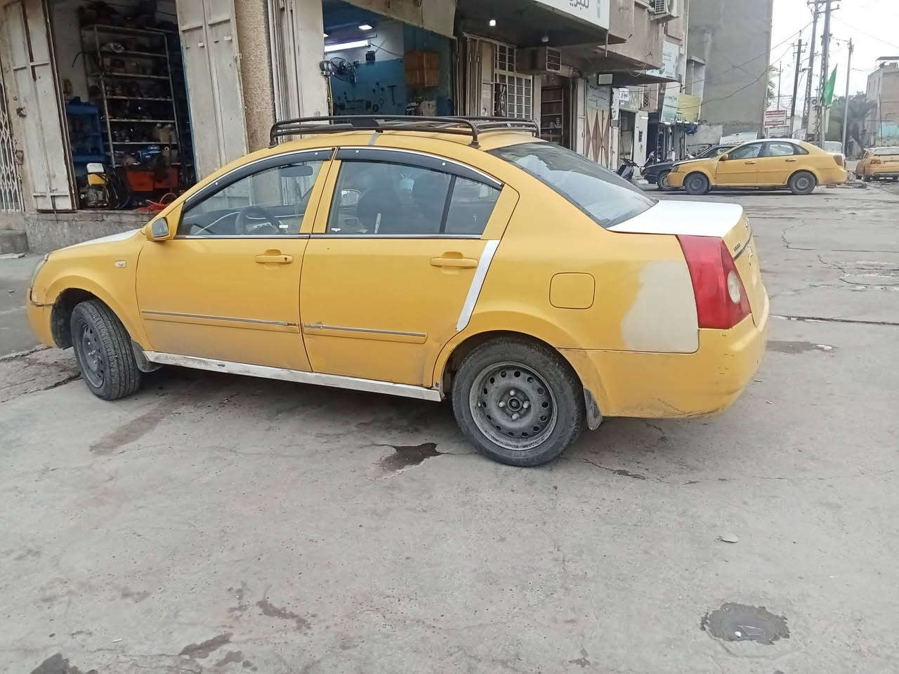 السلام عليكم موديل 2011السياره بسمي سنويه الى30 مصفره هيئه ومرور كير محرك كورله نحله  تبريد شغال صدر امامي خلفي جديد تخم تاير نقص بس بور استيرن ورادله ادامه للمحرك بلك نوزل ارفيو لن عندي بيه ادوانص هاي تفاصيل السياره السعر 38وبيه مجال مكاني بغداد الشعله واي استفسار هذا رقمي *********** بي واتساب
