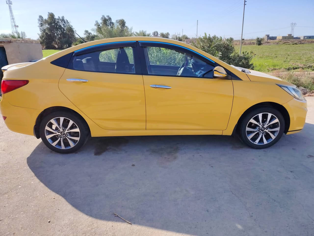 السلام عليكم اكسنت موديل 2014 عنوان العماره سياره جاهزه مال جناي *********** اتصل ابو الخدمه سعر 95 وبي مجال حق الجيه سياره احلى من الصور
