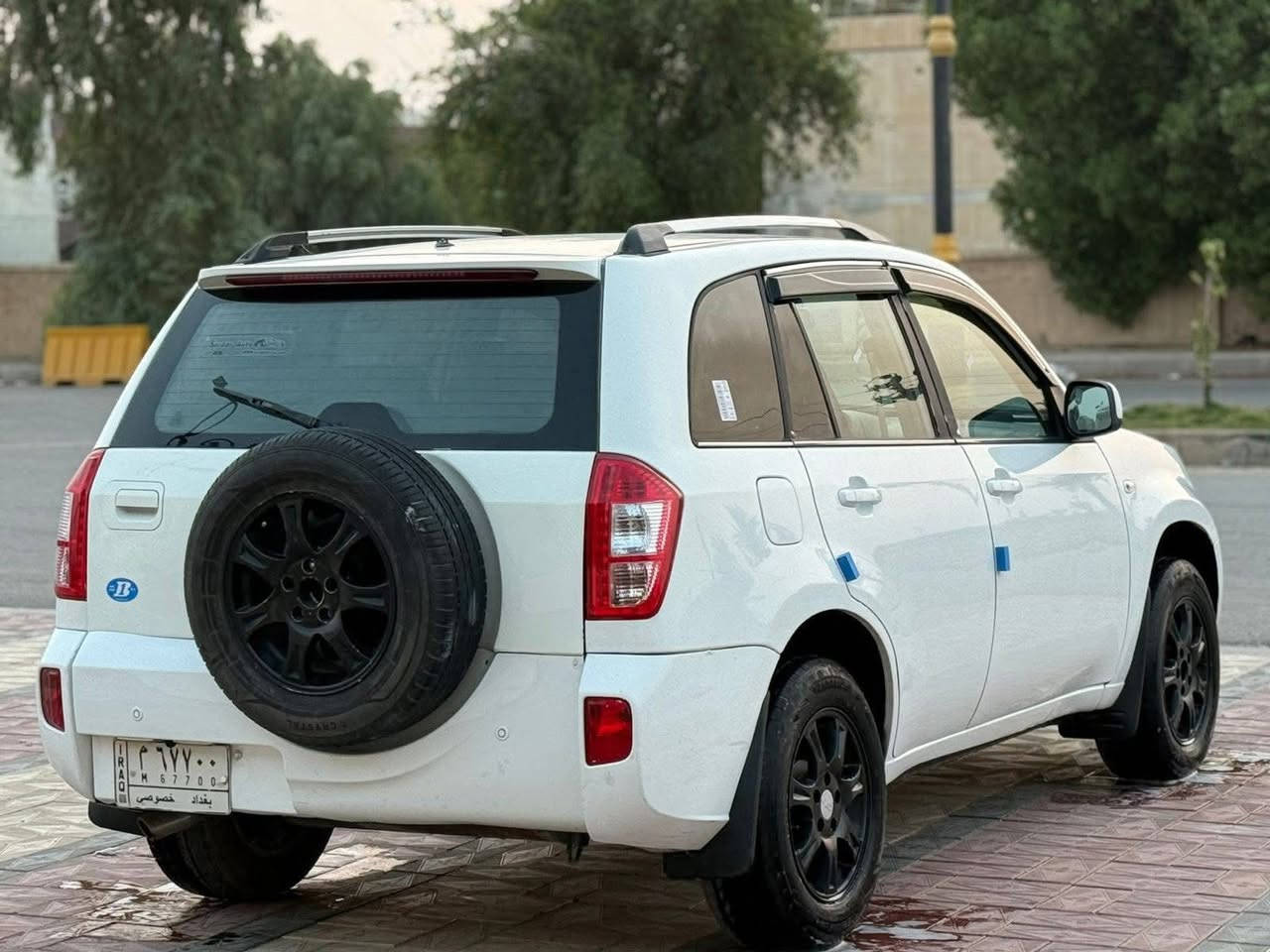 تيگو شيري للبيع
الموديل : 2014 : رقم بغداد 

- كير ميكانيك 
- محرك 2000
- شاشة كبيرة 
- حدادية جديدة + تخم تاير 
- كهربائياتها كلها شغالة 
- تبريدها حلو 

الضرر : اماكن بلبيبان خياس ملگوطات و وبيها ضربة بلجنطة بارد و صبغ و جراد قليل بلقمارة . 

المكان : الناصرية / ذي قار 

السعر : 65 ورقة قفل 

***********
