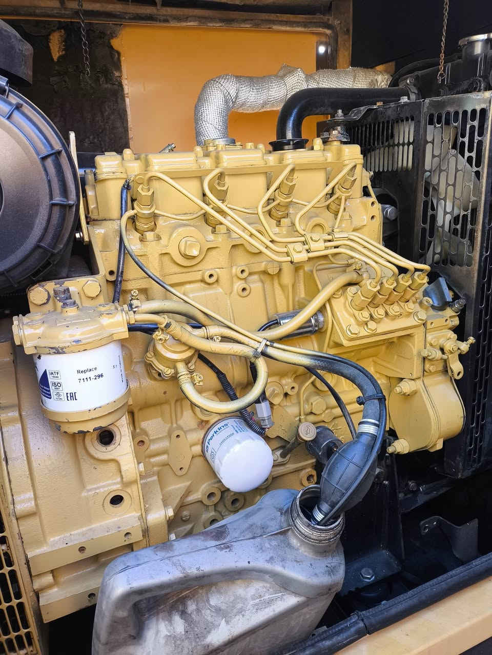 يوجد قطع مولدات بيركنز اولمبيان انكليزي 3 سلندر توليد 22KVA شاشة نظام حماية فول اوتو شرط الشغل وشرط الفحـص السعر 35 ورقة العنوان اربيل للأستفسار *********** يوجد توصيل لكافة المحافظات وبضمان 🚚
