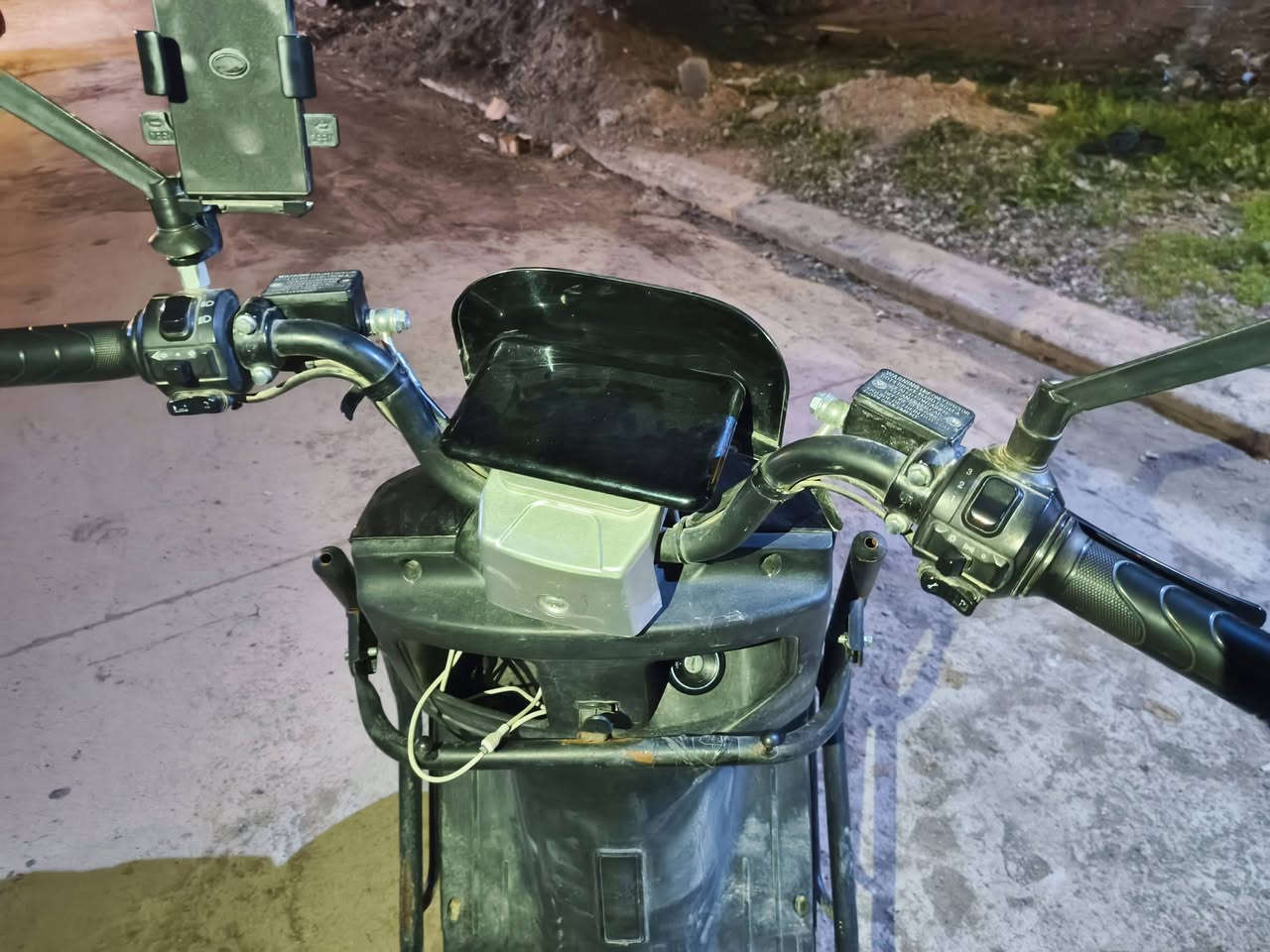 ماطور شحن
مستخدم كم شهر
كربائيات كلها شغالة
ملف 1000W ♦️
كهربايات كلها شغالة
سعر 600 وبيه مجال حك الجيه
للتواصل *********** و موجود عالفيس
