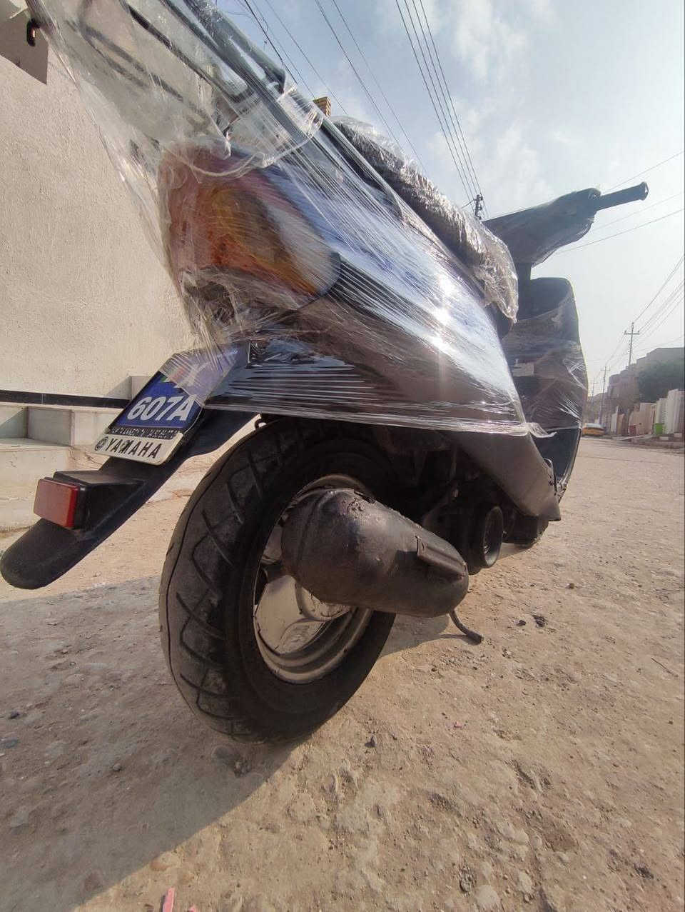 السلام عليكم
yamaha BJ (ام تسعه ، يوماها) للبيع
السعر ٢٥٠ 
اوراقها ضايعه ، اسويلك بيها عقد بيع وشراء ، الدراجه مفتوحه مره وحده قبل ٧ اشهر ، ومكفوله عشائرياً
مكاني حي الغدير قرب فلكة القاضي
رقمي متوفر واتساب - ***********
