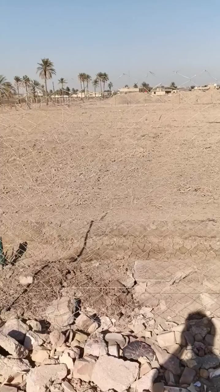 اسلام عليكم اخوان دونم للبيع المكان بابل الحله قرب سيطرة الاثار شارع برنون حي العسكري زراعي سند 25 تحويل مباشر هذا رقمي للتواصل ***********
