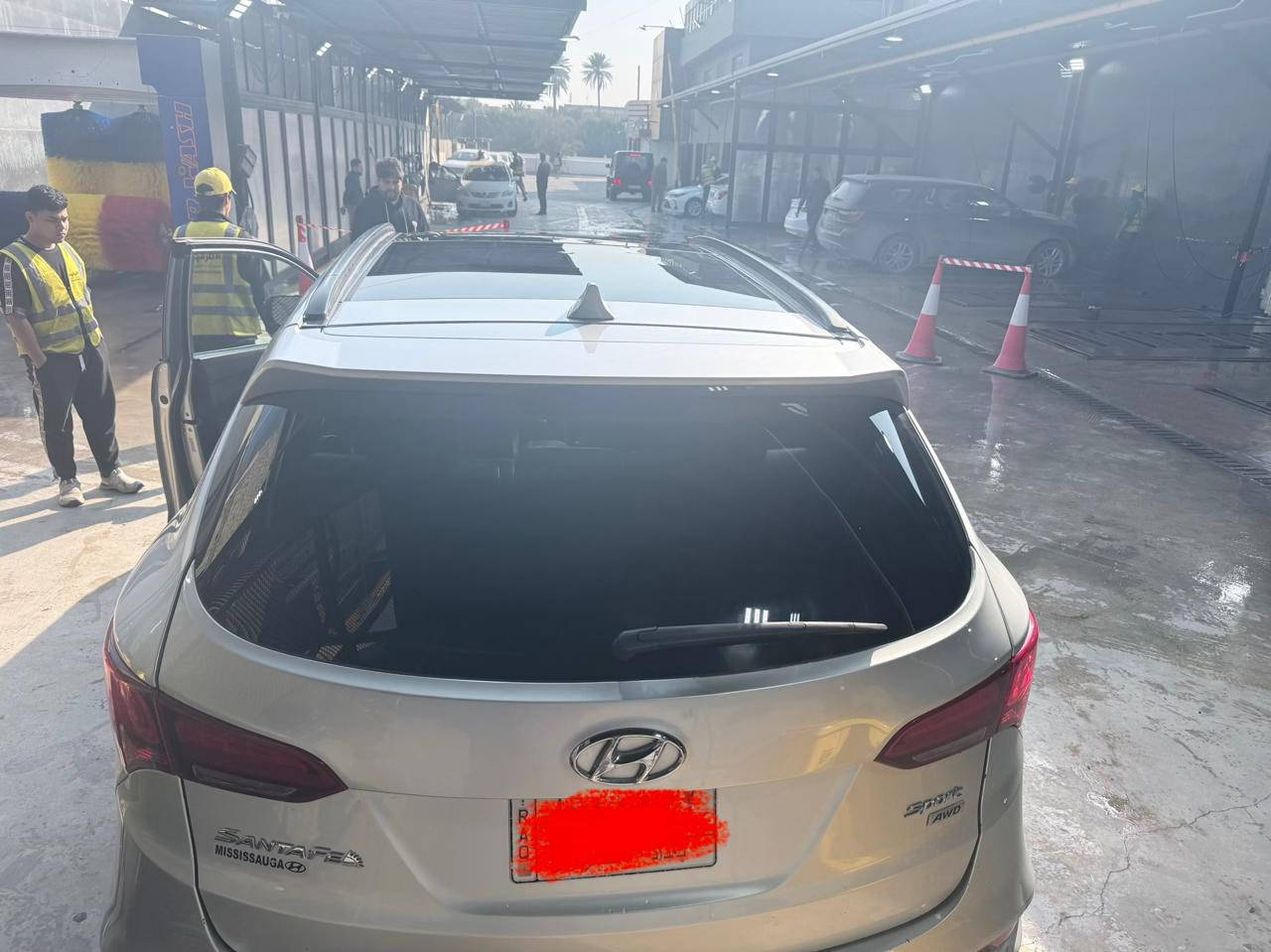 السلام عليكم سنتافيا ٢٠١٧ للبيع 
فولل مواصفات

حادثها نص الجاملغ الايمن

وشبر من يم قبق البانزين

السيارة بدون ايرباك

السيارة حلوة ونضيفة وخير من الله 

فئة ال sport ميحتاج احجي شنو مواصفاتها لان معروفة 

والسيارة دفع رباعي نضيفة ومرتبة 

السعر ١٦٧ وبيها مجال حلو 

للاستفسار الاتصال على الرقم ***********
