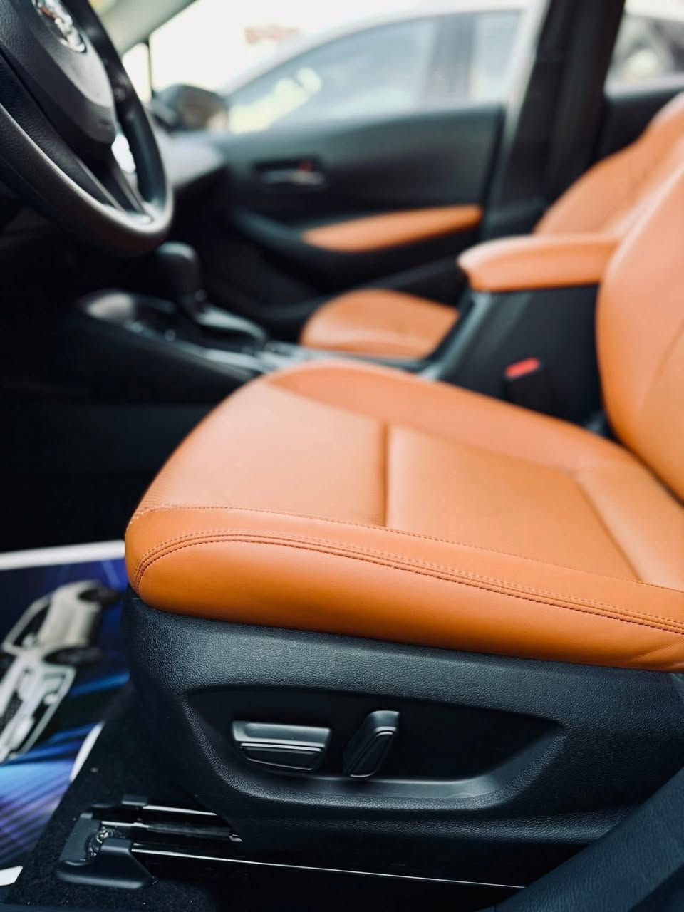 🚗 كورلا 2025 S بلاك ادشن – هايبرد رياضي فاخر

تصميم أنيق بلمسة رياضية، أداء اقتصادي، وتجهيزات متكاملة… الخيار المثالي للباحثين عن الفخامة والاعتمادية 🔥

✨ المواصفات:

 • محرك 1800 سي سي هايبرد اقتصادي
 • فتحة سقف سلايت
 • نظام رادار متطور
 • 2 كرسي كهرباء
 • مقاعد جلد رياضية لون قرميدي
 • عجلات قياس 17 إنش لون بلاك
 • باقي المواصفات الكاملة معروفة من تويوتا

لمعرفه السعر علق برقم 1 لو الاتصال

📍 العنوان: بغداد – معارض البياع / الشارع الرئيسي

📞 للتواصل:
***********
***********
***********

💬 لمعرفة السعر علق برقم (1) أو اتصل مباشر
