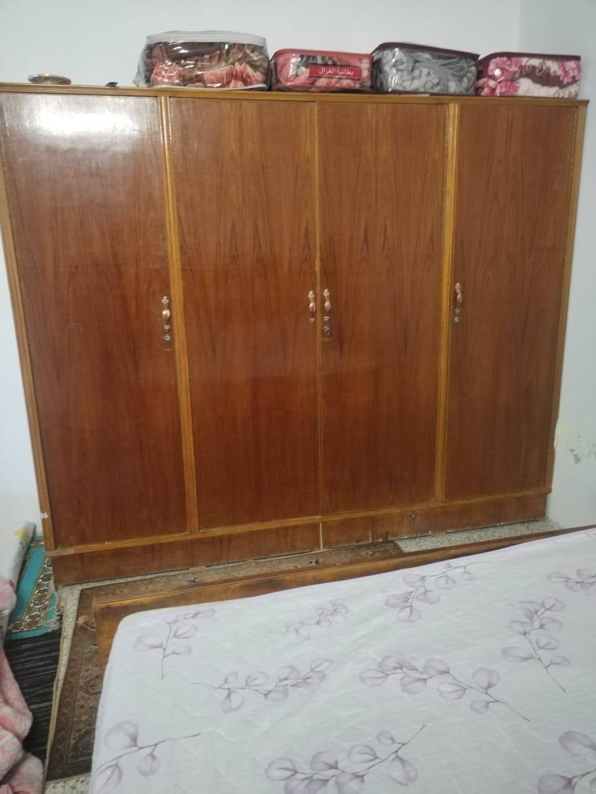 غرفه اخشاب للبيع للتواصل الاتصال على رقم ***********
