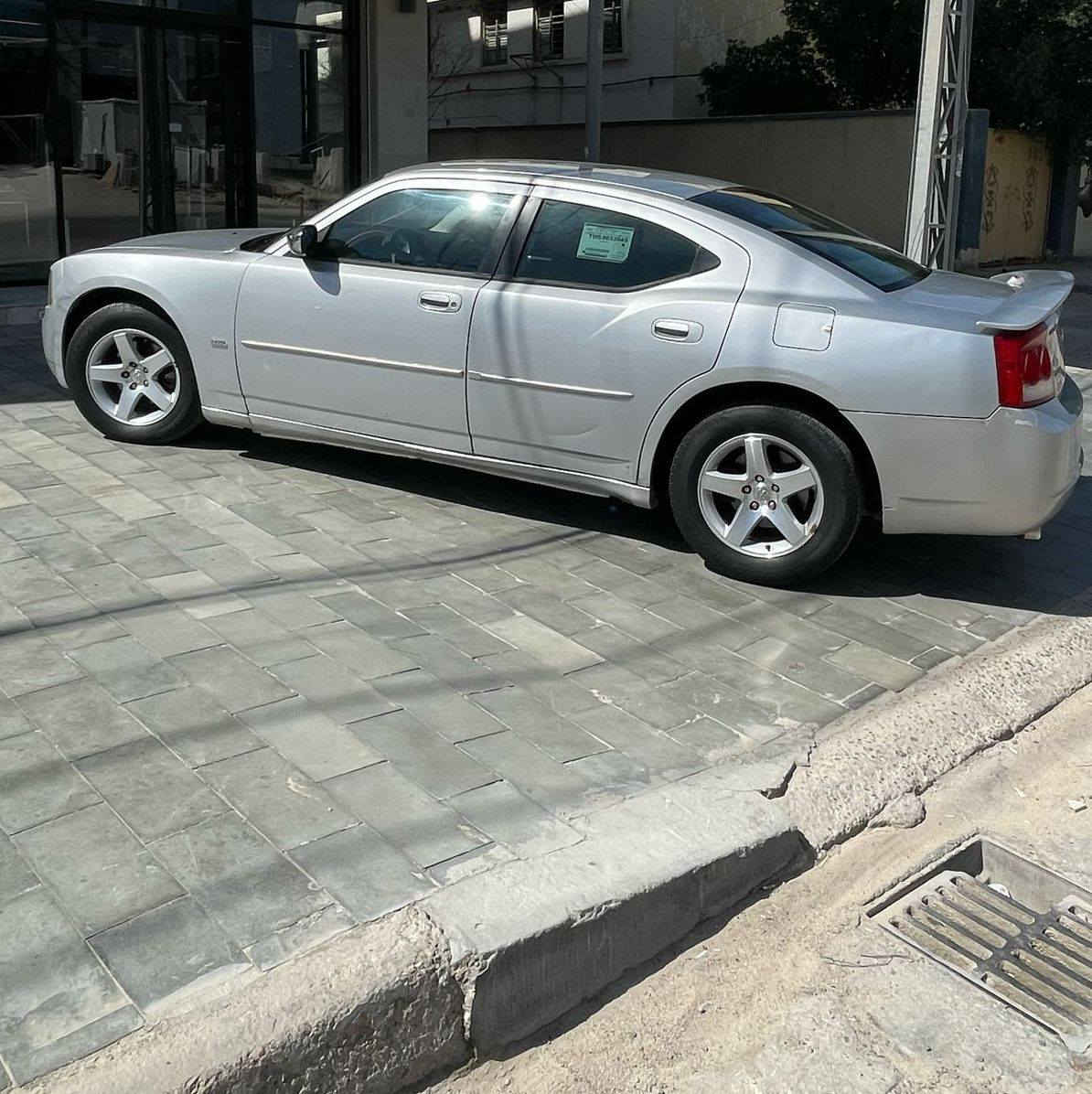 السلام عليكم 
جارجر 2009
محرك 3500 كفاله بس ما عده الارباع الوره
 و تبريد شغال تخم تاير السياره جاهزه من كلشي السياره ما ناقصه برغي وجديده
 السعر 115 وبيه مجال
 العنوان البصره 
 الهاتف ***********
