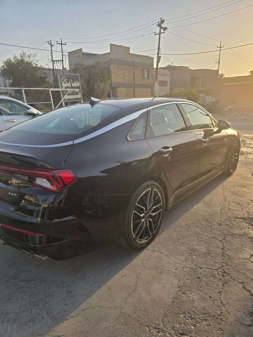 السلام عليكم كي فايف مديل 21 للبيع مكينة 2500 تيربو فول رقم اربيل قيم واخذ بما يرضي الله متوازي على بيعتها ***********
مكانها ديوانية
