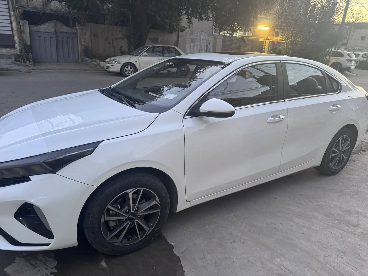 كيا K3
موديل 2022 بيه طخة بارد بالبنيد وتكحيل بالجاملغ الباقي كفالة ماشية 75 الف السيارة بلادية ونظيفة 
السعر 128 
بغداد - البياع 
للاستفسار 
***********
***********
