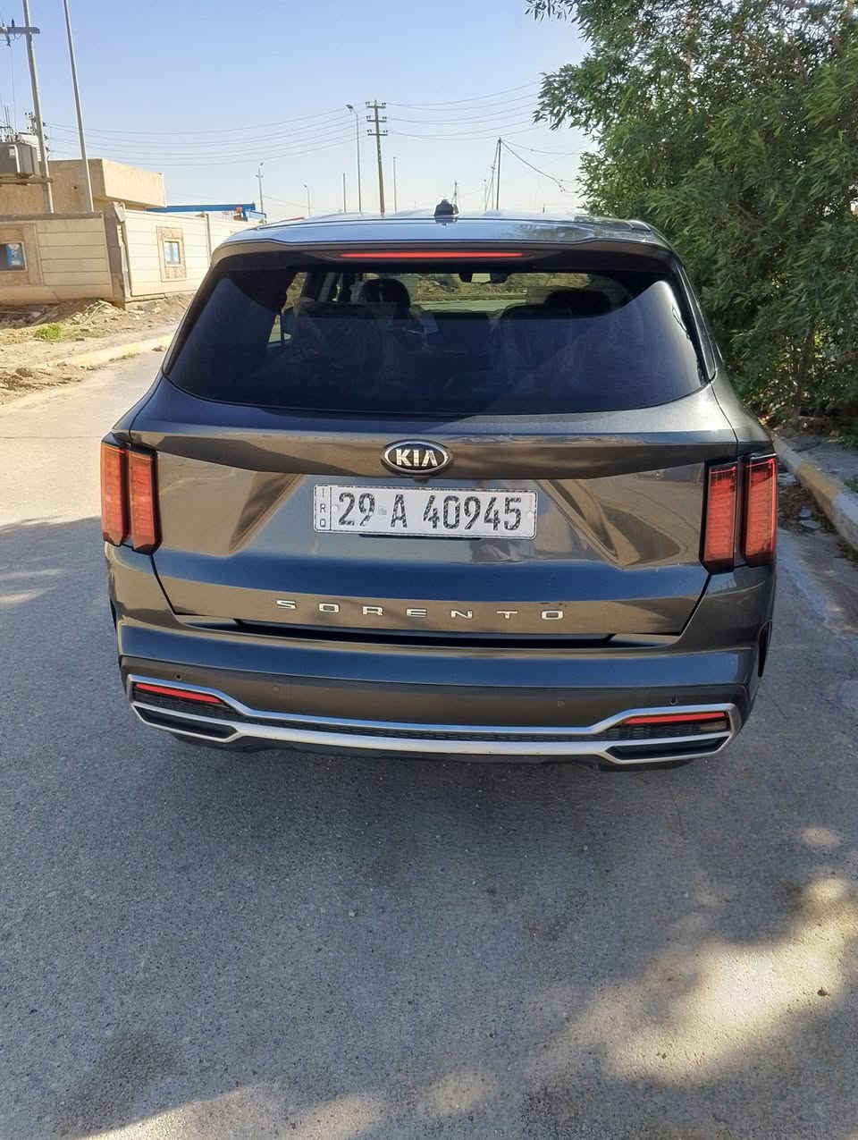 سلام عليكم سورنتو وارد أمريكي  موديل 21 محرك 2500 مشايه 55 الف مكان واسط مركز المدينة للبيع فقط سعر 217ورقه.  الرقم ***********
