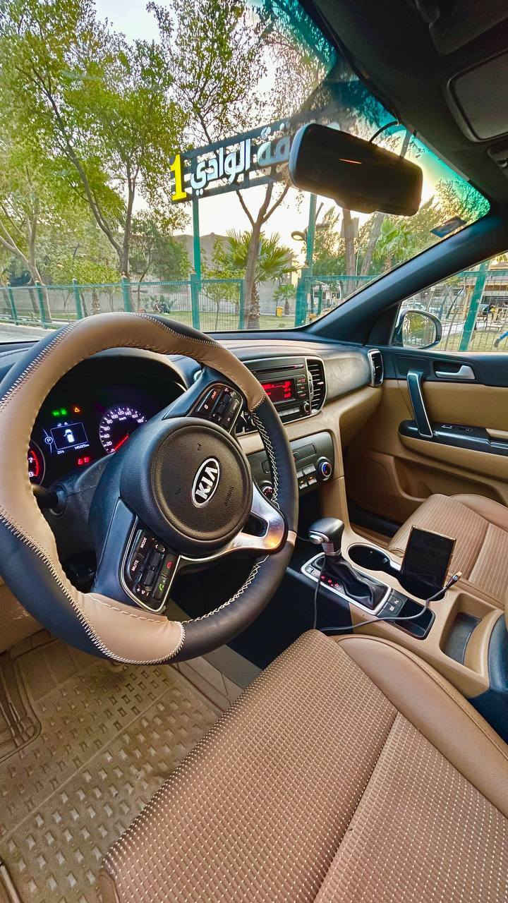 ﷽  سـبـورتـج خـلـيـجـي موديل 2019  الـسـعـر 180 ورقة وبيها مجال  انـتـبـه رقم بغداد (  مـمـيـز )  بس سعر الرقم ( 60 ورقة )  مـكـفـولـه كفالة عامة عدا البنيد مبدل بلادي اثر طخة خفيفة وموجودة صور الطخة وبارد كد شبر بالباب السائق  فقط . داخـل مـلـكـي الـسـيـارة بأسمي  الـعـنـوان بـغـداد الـدورة شارع المصافي . 
 *********** . *********** 
أبـو هـيـثـم الـجـمـيـلـي ☆
