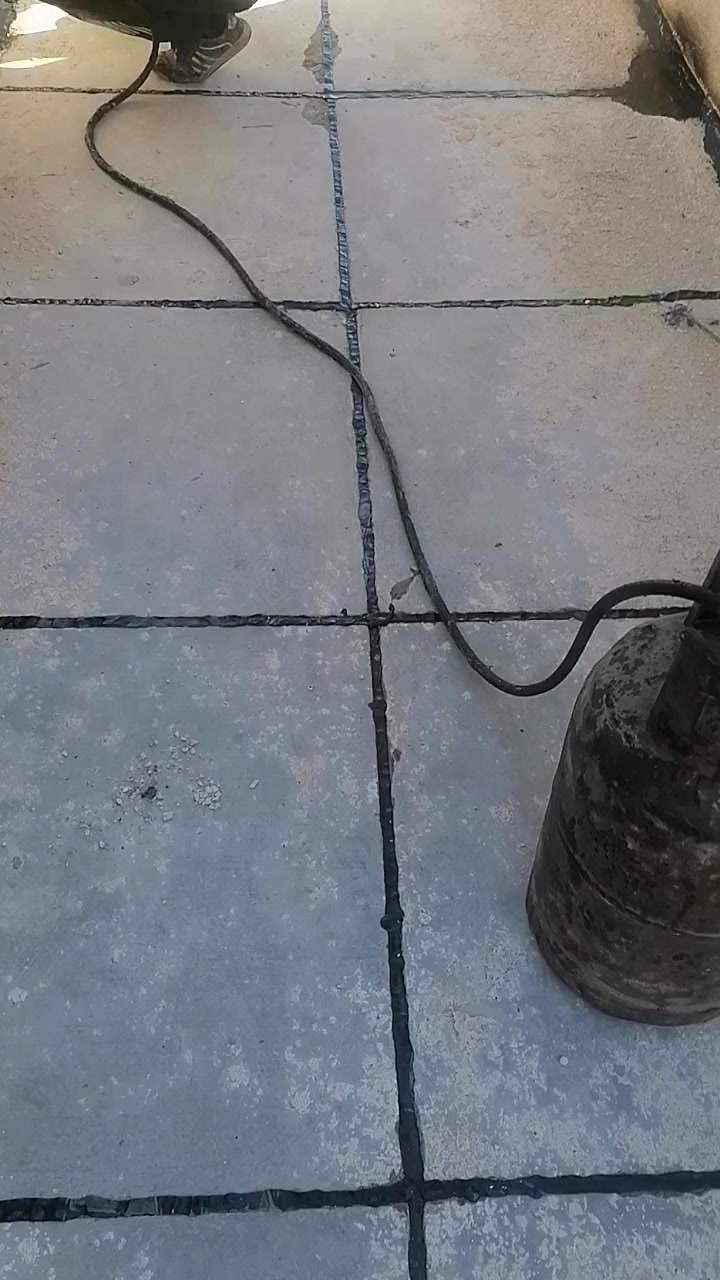 سلام عليكم ورحمة الله وبركاته مرخصت الادمن محترم اعلان اضافه ماستك عمل زفت كرسته وعمل سطحك تعبان سطحك يخر مي جايك الشته ومحتار الحل ويانه سارع بتعمير سطحك قبل حلول الأمطار 🌧️🌧️🌧️🌧️🌧️كل ما يخص أعمال التصليح صطوح ستجده هنا نعمل كا فه انواع السطوح والمباني والمدارس يوجد كادر متخصص ذو خبره عاليه كل ما عليك لا تصال *********** واتساب اخوكم وخادم ابو علي ماستك
