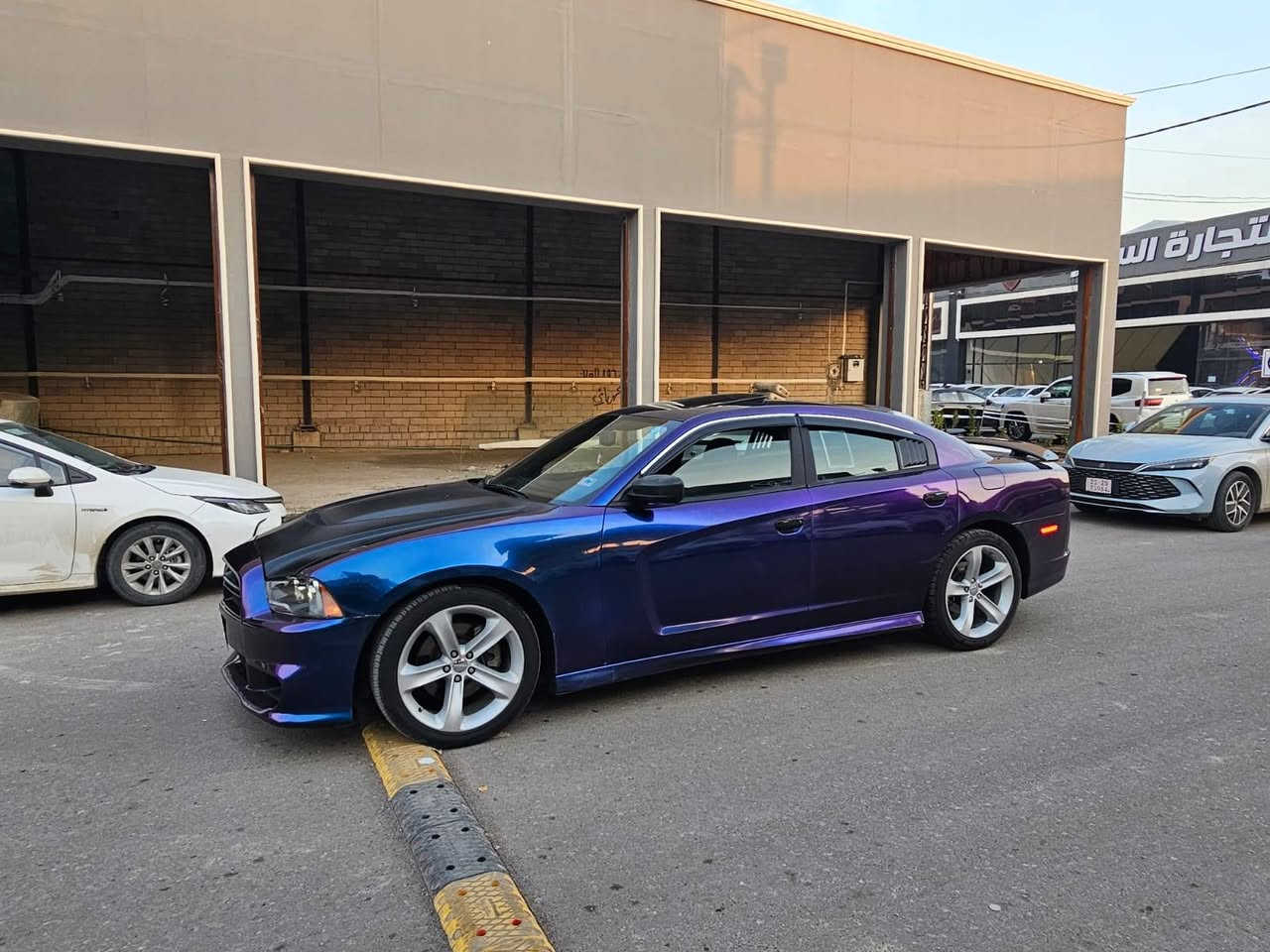 السلام عليكم
جارجر ٢٠١٤ rt max 
٥٧٠٠ نظيفه بشكل 
صبغ حزام بدون دواخل 
مابيها اي نقص استخدام بيت 
فوول مواصفات 
لون مميز متغير ازرق غير محدد 
دبات حجر بيئه موجود 
مراوس ب h2 فقط 
*********** واتساب فقط
