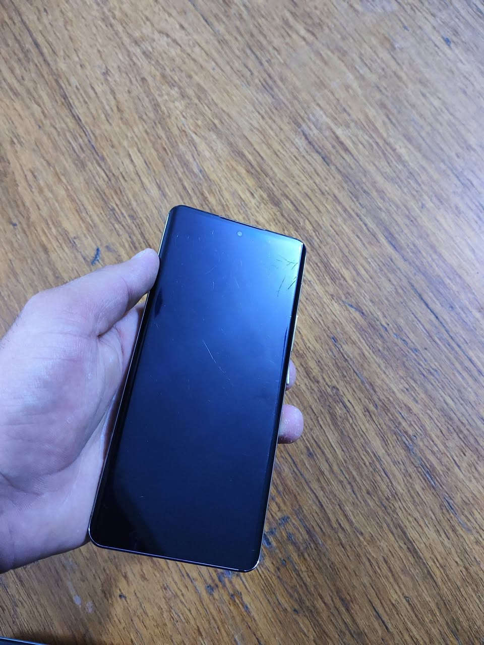 سلام عليكم ريلمي 12 برو بلاس ذاكرة 512 جهاز مكفول مواصفاته معروفه
مكاني بغداد سعرة 300 وبي مجال بسيط شراي تدلل 
***********
