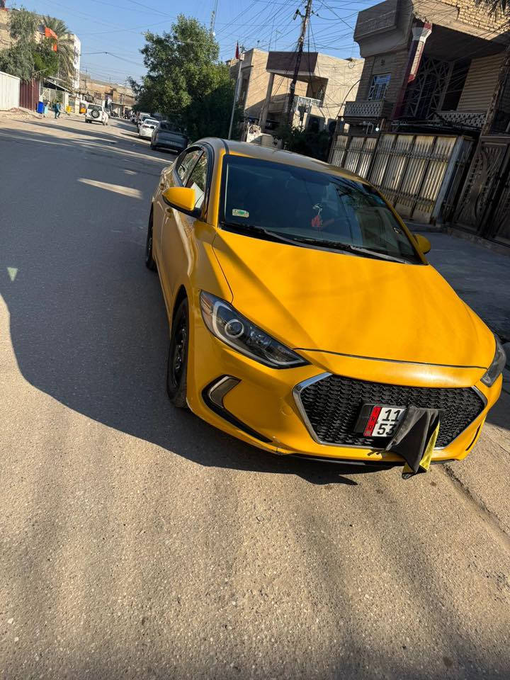 سلام عليكم من رخصت الادمن المحترم 
النترا مديل ١٧امريكي حادث بنيد نفسه لبيل واحد سياره جاهزه من كلشي هزه جديده مصفره هيه بسمي تحويل مباشر مكينه كير تبريد صدر تخم تاير 
جديد مكان سياره بغداد شعب السعر ١٢٥ وبي مجال بصيط 
***********
