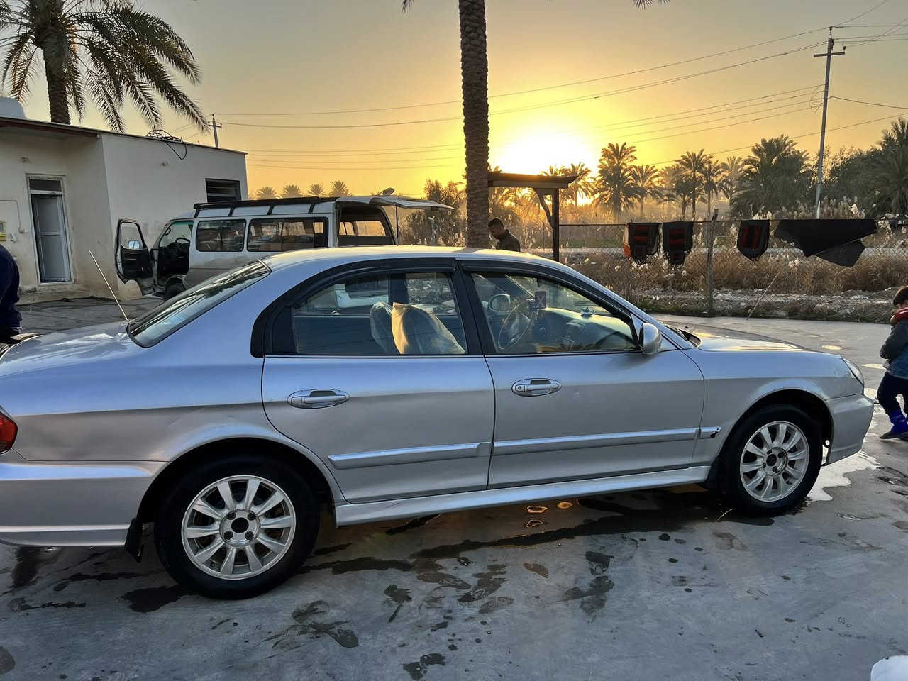 سلام عليكم سوناته وفود ٢٠٠٥ رقم بغداد خليجي سياره اخت الجديده مابيها اي ضربه فقط رش باب السايق اثر شخوط الباقي مكفول ما نقصها اي شي مكينه ٢٤٠٠ خط واحد بانزين ٤ سلندر جام كهربائي سياره ما نقصها ايشي فقط التبريد مالتها راديتر الباقي كله جديد تايرات تخم جديد كدامكم مثل ما موضح بلصوره سعرها ٧٨ وبيها محال بسيط للشراي يتصل ويدلل ***********
