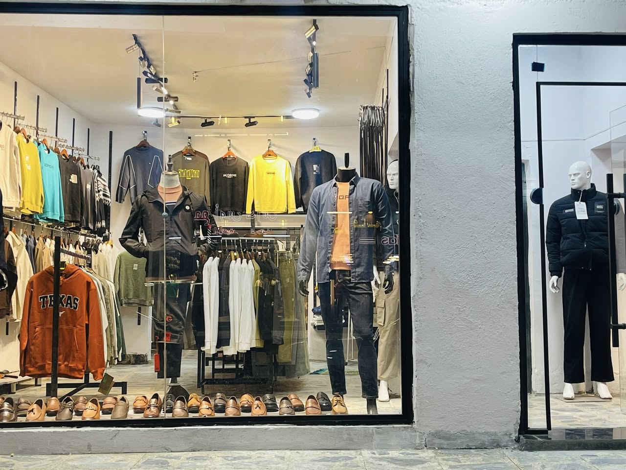 بسم الله وع بركة الله تم أفتتاح موقعنا الجديد تقاطع العباسي 

مجاور المصوريين مقابيل قاسم للرياضة 

بمناسبة شهر رمضان المبارك نقدم لكم أول عروضنا ولمدة ثلاث ايام فقط يبدأ العرض من يوم غدا بعد الفطور مباشرة 
👇👇👇👇👇👇👇👇👇👇👇👇👇👇👇👇 
👇👇👇👇👇👇👇👇👇👇👇👇👇👇👇👇

#دار_الأيهم_للألبسة_الرجالية

تشيرت ب_ 10
سويتر ب _ 10 
حذاء  ب _ 10 
بدي   ب _ 10 
بجامة ب_ 10 
قميص ب _ 15 
بنطرون ب _ 15 
القماصل ب_20


**إذا كنت صاحب هذا الإعلان وتريد حذفه لأي سبب، رجاءا أرسل رسالة إلى الدعم الفني**