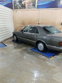 مرسيدس رئاسي • ١٩٩١ • حجم ٣٠٠