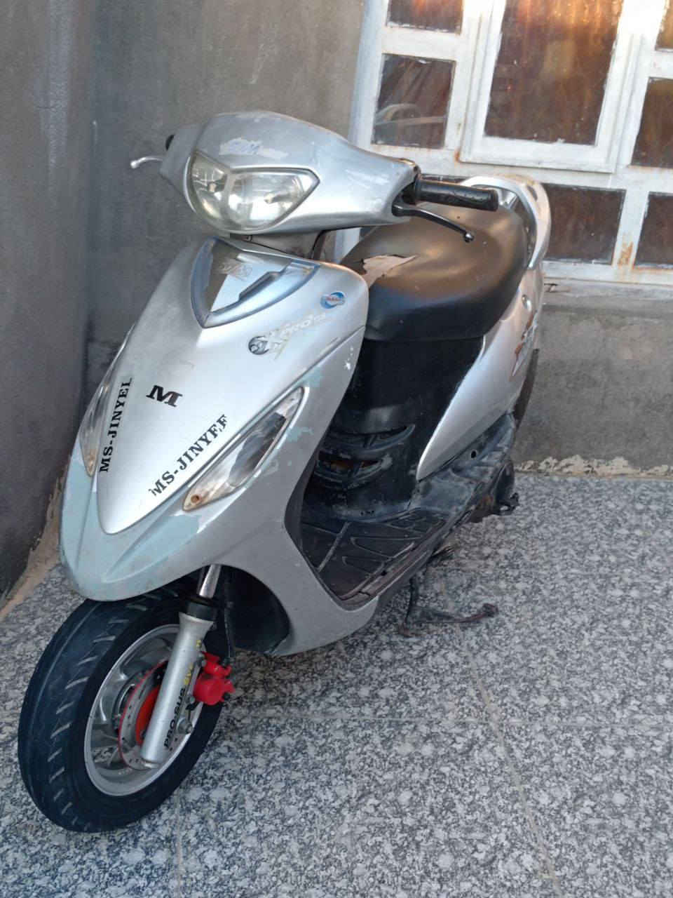 عوزه بس كابريته ابيع كوم حديد قفل من الاخير ١٥٠ رقمي ***********
