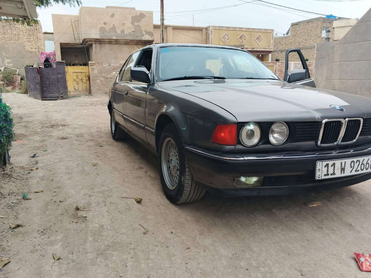 السلام عليكم بيم 730 لبيع سياره جاهزه من لدعميه لدعميه كير محرك صدر تبريد كهربايات كله جاهزه سياره متعوب عليهه رقم بغداد الدولي وبسمي سياره مصبوغه لجماليه غرفه جديده ترايهه يخبل مكان بغداد 
السعر 60 وبيهه مجال 
رقم ***********
