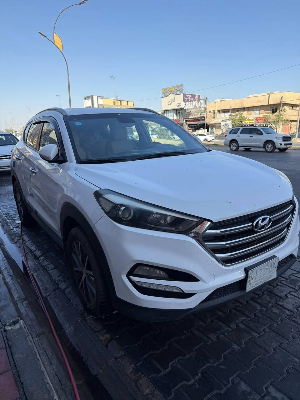 توكسان ٢٠١٧ للبيع 
خليجي مكفولةوالسونار  مرفق 
تخم تاير جديد ستوني شاده 
 السعر ١٥٠ مع المجال 
***********
