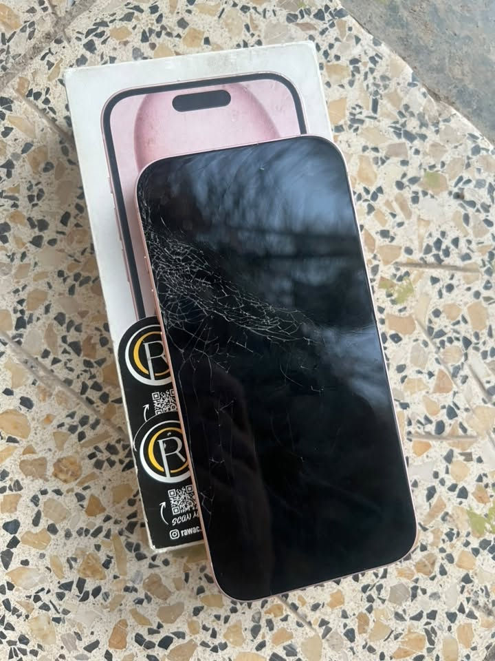 السلام عليكم ايفون 15 عادي لون وردي المميز  يجي دبل خط
الجهاز بي فطور بل كلازه مثل ماموضح بل صوره 
والكامرات لازم تبرمج الجهاز وتررر فقط وكع مني وصار فطور وكامره توقفت غير هيج الجهاز وتررر
ذاكره ١٢٨  
بطاريه ٨٩  
دبل خط 
كارتونته وشاحنته 
اتصال او واتساب فقط ***********  
مكاني ديالى بعقوبه 
والجهاز مال بيت 
سعره من الاخير نطيحه ٤٣٠ 🎊
