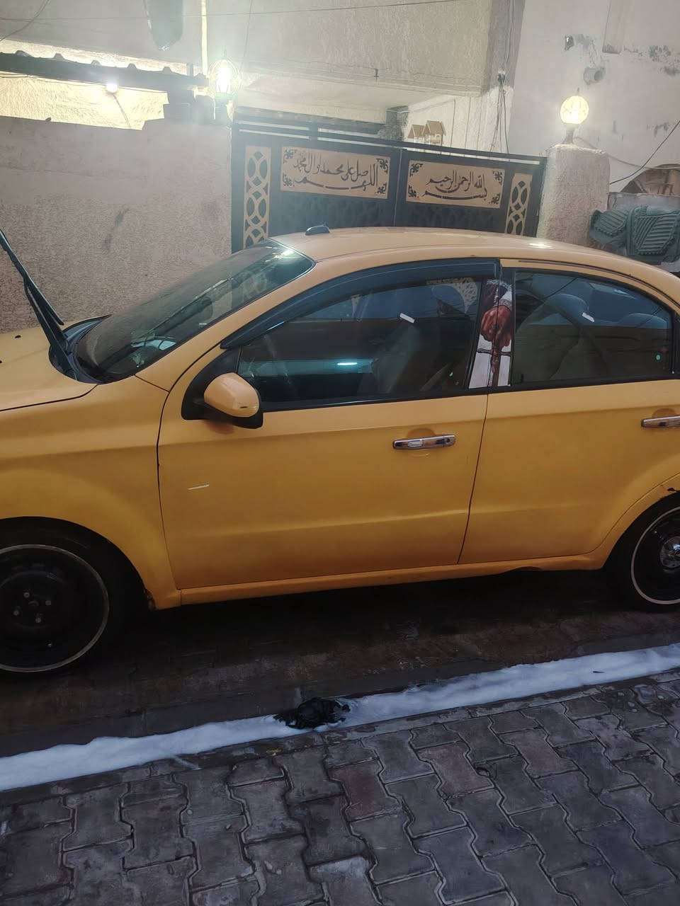 السلام عليكم افيو للبيع رقم انكليزي باسمي مصفر هيئه وغرامه تحويل ثاني يوم كير و محرك كورلا بيكاجو 1800 منضومه غاز منضومه زنون تخم تاير حداديه تبريد شغال مكاني واسط السعر 45 وبيها مجال  / ***********
