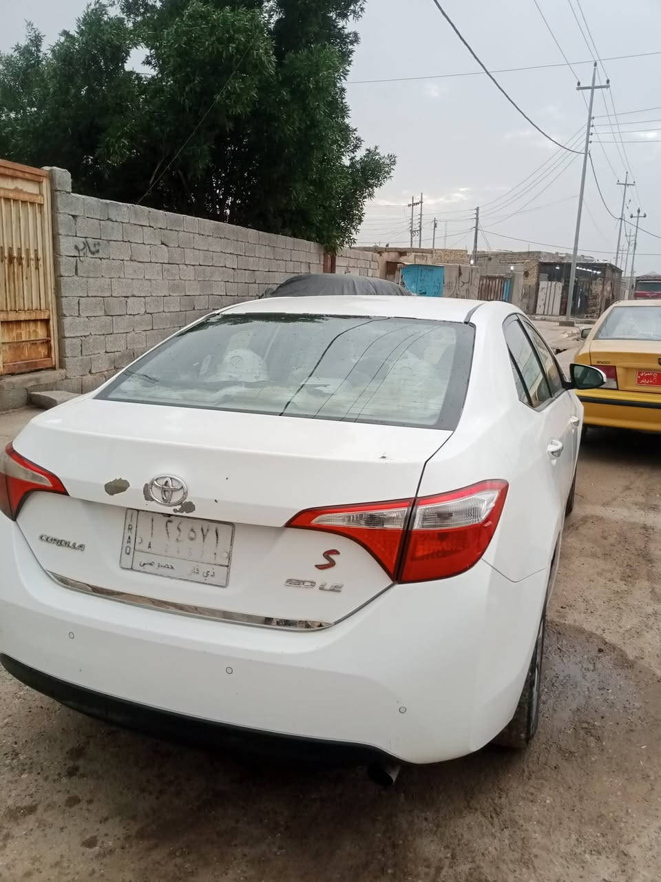 السلام عليكم 
كورلا موديل 14 
امريكي تبديل بابين فقط الباقي كفاله
مكينه وكير هم كفاله
مكينه 1800
السياره جاهزه من كلشي تبريد +تدفئه +تحكم ستيرن
ماشيه 100،،،السعر 120 وبيه مجال 
***********
ملاحضه ترهم مراوس بتكسي اوبتيمه او الانترا
