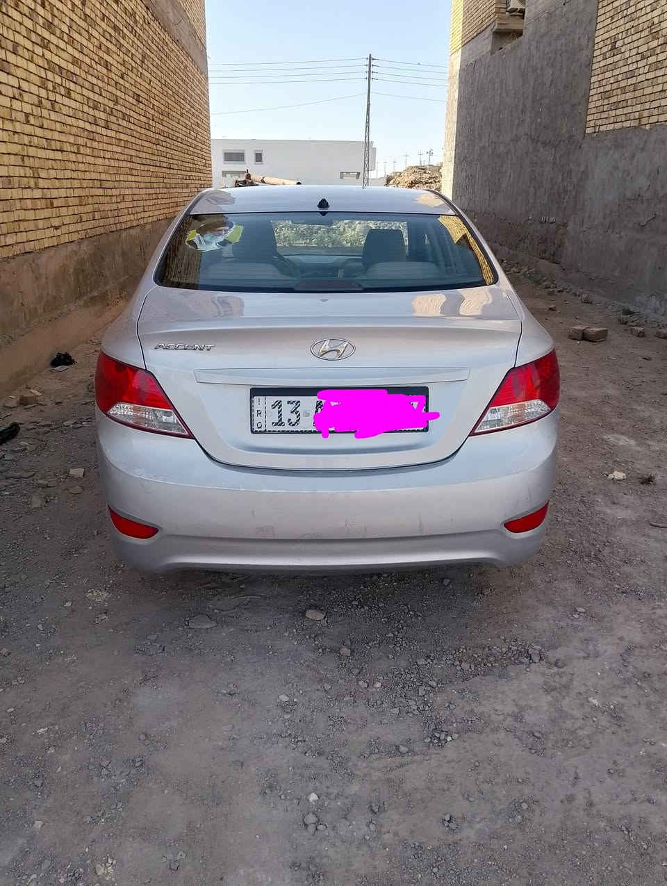 اكسنت خليجي للبيع موديل 17 مكفوله من ظربه والكصه محرك 1400 كير ومحرك بلادي بيها طخه بجاملغ الخلفي سياره حلوه الله شاهد بيع مستعجل سعره 75 وبيها مجال اتصل على *********** وشراي بخير ويدلل
