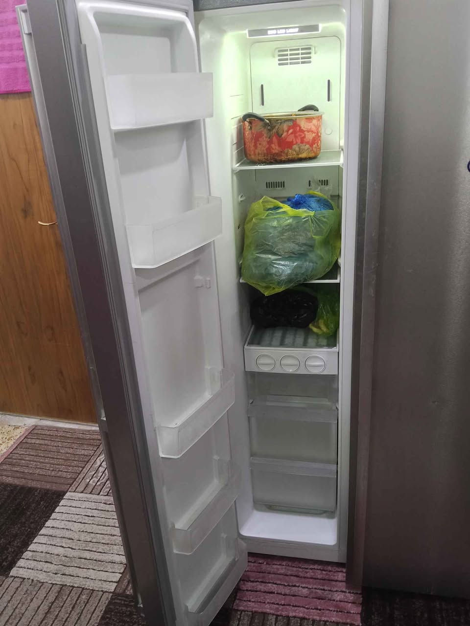 ثلاجة بابين فول مواصفات باب ثلاجه وباب مجمده شبه جديده اقتصادية بلكهرباء ارتفاع 180 عرض 90 عمق 70 السعر 900 الف ميديا وكاونتر ثلاث قطع سنك مرمر السعر 300 الف العنوان بغداد الكريعات للأستفسار ع رقم هاتف *********** بغداد, العراق
