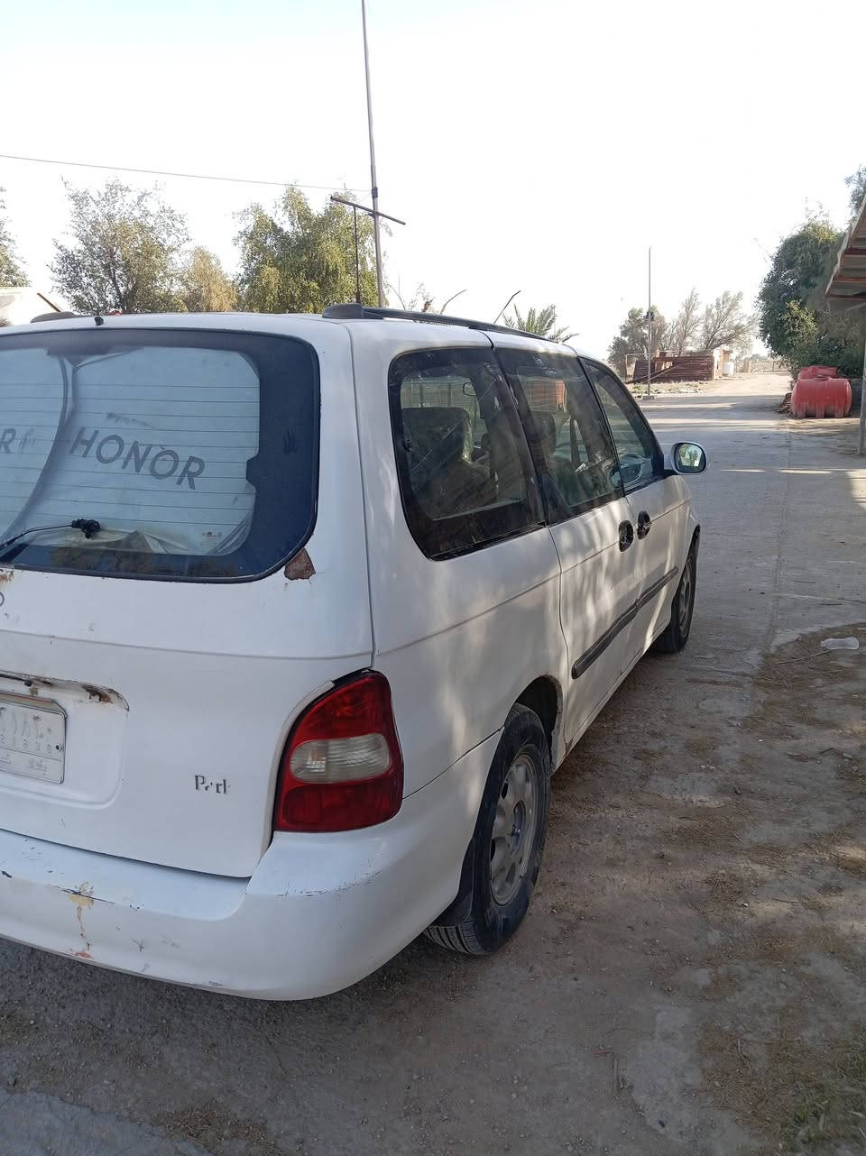 للبيع كرنفال موديل 2000 سنويه لل 30 مكينه كير شرط مسكر جاهزه ماعيزه شي مراوس او بيع السعر 55 تواصل ***********واتساب
