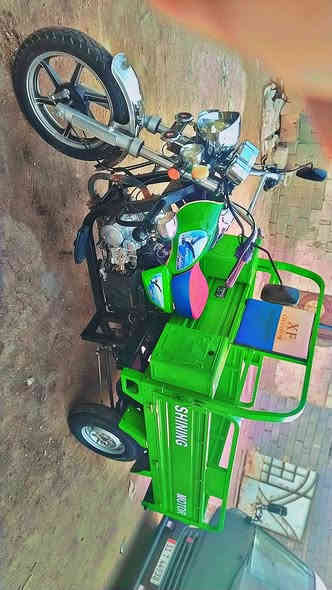 سلام عليكم شباب ستوته لبيع الموديل 23 ستوته مكفوله كفاله عامه اصولياته كامله أوراق كهربائياته شغاله كله شاصي مكفول محرك مكفول السعر (2650)المكان البصره حيانيه الرقم *********** وبيه واتساب وعلى الرصيد
