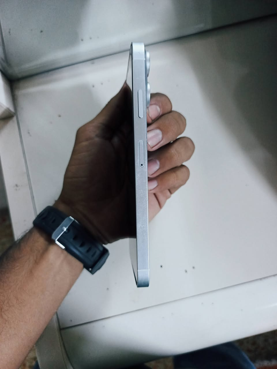 سلام عليكم
ايفون اكس ماكس محور 17 برو ماكس تحوير درجه اوله ذاكره 256  

مبدل بطاريه ول كامره بوتريه واكفه بل تحوير 
شاشه 3 خيرات 
الباقي كله شغال انتصال تكنيك كامره صوت 
سعر 200 بي مجال حك الجيه 
***********
