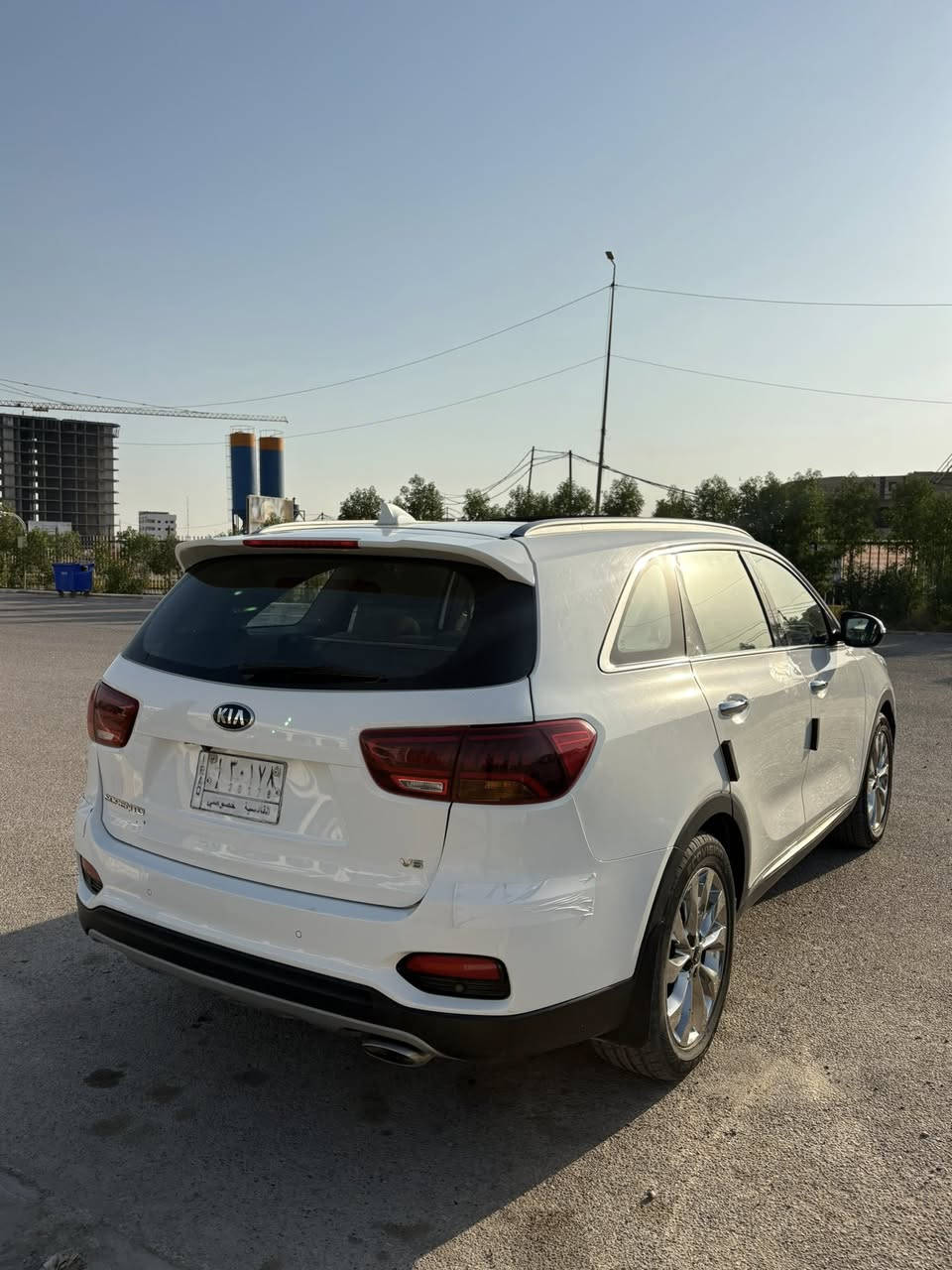 كيا سورنتو موديل 2018
ماشيه 120km حقيقي 

كير ومحرك بوضع الشركه كفاله 

حداديه جديده مابيها  كل نقص 

وتخم تايرات جديد

موصفات السياره 

بانوراما 

كشنات اماميه كهرباء

سايد بريك كهرباء اوتو هولد 

كشنات جلد بلادي 

كشنات تدفئة تبريد

جنطه كهرباء 

كامره خلفيه 

حساسات اماميه خلفيه 

ويل ستيل قياس ١٩ 

وباقي موصفات السورنتو المعروفه 

السياره على ايدي من 2018 لليوم 

بيها ٤ مكانات بارد

حافه البنيد بيها شبر مرجعه عل بارد 

الباب الخلف السائق بيها بارد اقل من شبر 

باب الراكب والخلفيه بارد شبر 

والجنطه بيها بارد على كد شبر 

كلهن دحجات بسيطه ومنزل صورهن بالمنشور

السياره معروضه للبيع 

225 ورقه وبيها مجال للشراي 

غير متواجد عل فيس 

رقم الهاتف 

***********
