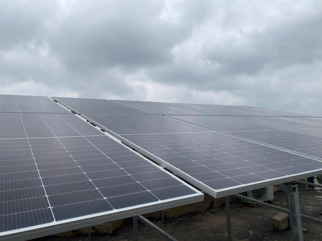 ☀️⚡ منظومة طاقة شمسية 25 كيلو واط – الحل الجذري للكهرباء في بيتك! ⚡☀️

تعبت من الانقطاع؟ وضايج من المولد؟ 😓
مع Next Power راح تنتهي المشكلة نهائياً 🔕

🔌 المنظومة تجهّز أحمال المنزل بكل راحة:
❄️ ثلاجة
💡 إنارة
📺 تلفزيون
🌀 مراوح
💧 مبردة
❄️ وتشغّل سبلت إنفيرتر (حسب الاستخدام)

🔋 مكونات المنظومة:
🔹 بطارية ليثيوم 25 كيلو واط – ضمان 5 سنوات
🔹 انفيرتر 8 كيلو فليستي هايبرد – ربط ذكي مع البطارية
🔹 ألواح شمسية عدد 12 دبل وجه بكفاءة عالية ☀️
🔹 هيكل تثبيت بوري مغلون مقاوم للصدأ (تركيب حسب الاتجاه وزاوية الشمس)
🔹 أسلاك هندسية مضمونة
🔹 بوكس قواطع حماية متكامل ⚡

✅ تشغيل مستقر وبدون انقطاع
✅ تخلص نهائي من المولد
✅ توفير عالي بالكهرباء
✅ تنفيذ احترافي وضمان حقيقي

💰 أسعار تنافسية جداً

📍 مكتب نيكست باور للطاقة الشمسية
ديالى – بعقوبة – منطقة اليرموك
📍 موقعنا على ويز
https://waze.com/ul/hsyp8ncm9k
🛡️ المكتب مسجل في غرفة تجارة بعقوبة لضمان المصداقية

🎯 خدمة الكشف والاستشارة وتصميم المنظومة والحسابات مجانية 100%

📞 تواصل ويانا هسه وخلي بيتك يعتمد على طاقة نظيفة وآمنة 🌞⚡
#نيكست_باور #كهرباء_بدون_انقطاع #بطاريات_ليثيوم #كهرباء_مستمرة #طاقةشمسية #انفيرتر #عاكسات #كهرباء_بدون_الم #طاقة #طاقة_نظيفة


**إذا كنت صاحب هذا الإعلان وتريد حذفه لأي سبب، رجاءا أرسل رسالة إلى الدعم الفني**