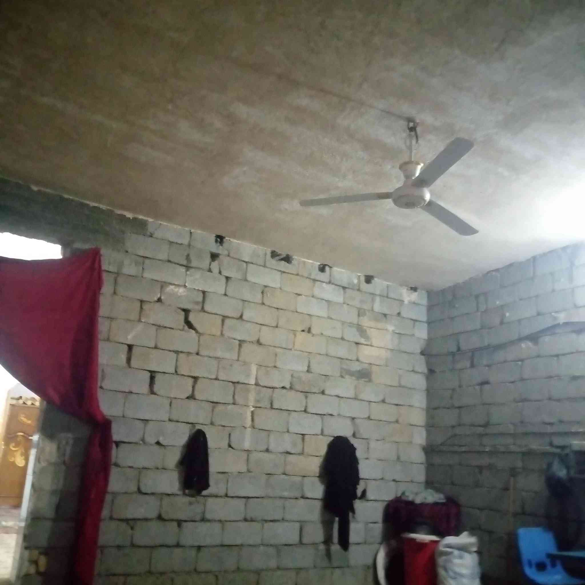 دار للبيع وبسعر مناسب 
قرب جسر الشوملي -طريق ال عمار -حي الجوادين
أرض وسقف كونكريت مساحة 240 م
غرفتين نوم وصاله وديوانيه ومغاسل ومطبخ وگراج 
شارع الگصاب 
للتواصل ***********
