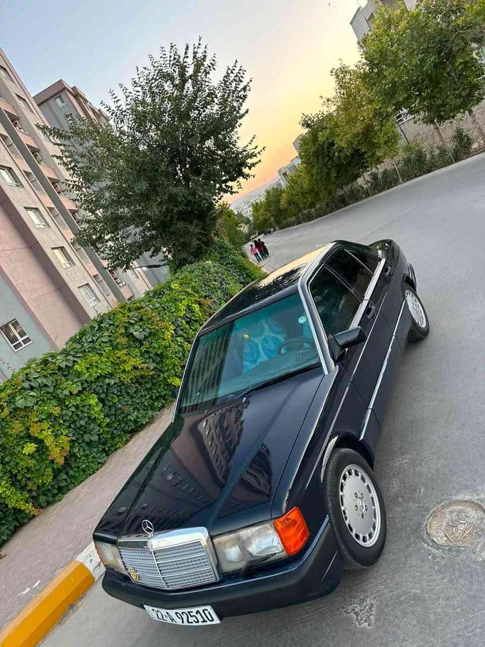 سەرە تا بە ناوی خوا 
مارسیدسE190مۆدئل١٩٩١
سەیارەکە مالی دۆ ستە مە کینە بیلاد بە خاخە چوار بستۆ نە ڕە قەم هه ولئرە سەنەوی تازەیە تا٢٠٣٠گئڕ تۆما تیکە تەقەو ڕە قە بە شەرت  چرکەی تیانیە سە یارە کە کامل بۆ یاخە لە سەر سا غی  یەک قرچی زۆ ر بە سیتی هه یە شایەنی باس کر دن نیە  
سعری ٥٣گەلا معامە لە یە زۆ ر کەم 
مشتەریت لە خز مە تام مە سج مە کە ئەوە ڕە قەمم *********** السليمانية, العراق
