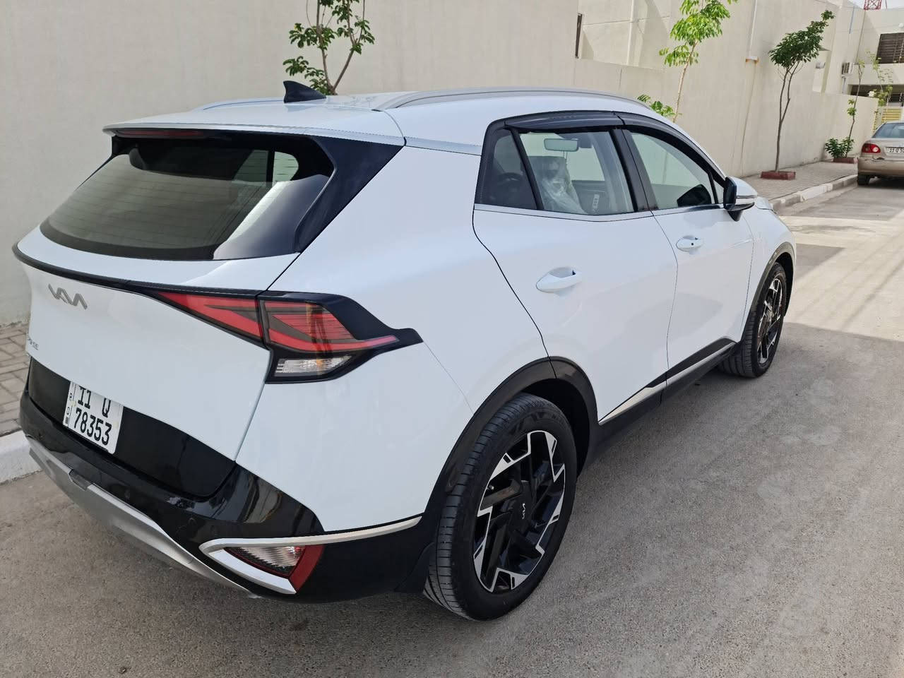 كيا سبورتج 2024  قمارة حديد داخل بيجي
رقم بغداد انكليزي وسنوية باسمي مكفولة

السعر 235 ورقة السيارة ماشية 26 الف

العنوان : بغداد _ شهداء البياع  ***********

بصمة وتشغيل عن بعد كرسي السايق كهرباء

تدفئة بالكراسي  تدفئة بالستيرن 

سايدبريك دكمة  شفتات كير سبورت بالستيرن

محرك سعة 2000 سي سي

شاشة متصلة تعمل بنظام بلي كار نفيكيشن  

ويل حجم 19 الشباك الامامي بلاك بيانو 

حساسات امامي خلفي  كامرة دوارة مع كاميرا حوادث

اوتو هولد  درايف مود  مانع انحدار  مانع انزلاق

فول تحكمات الستيرن  شحن وايرليس بلوتوث usp

المري الجانبية طي وفتح كهرباء  اشارة جانبية بالمراة

لايت زنون عالي ناصي  لد ليزري امامي نهاري بك لايت لد

مودات اوامر صوتية الداخل مطعم المنيوم

تبريد تحكم مناخي منفصل مع تبريد خلفي

ماسحة امامي خلفي اوتو مراءة الداخلية نظام اوتو دم 

علامة سبورتج في الابواب

يوجد فطر صغير في الديفويزر الخلفي موضح في الصور
