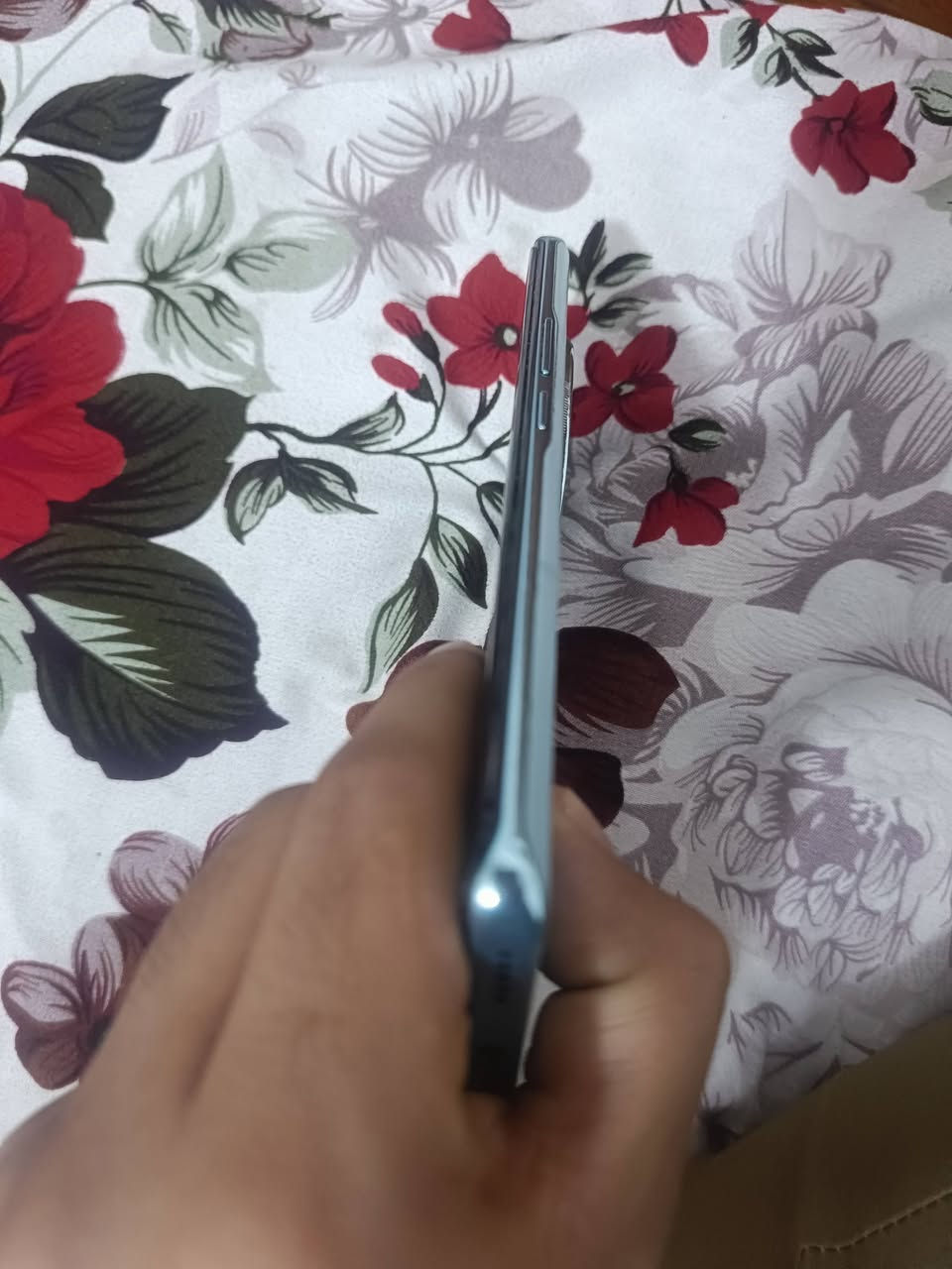 أفضل جهاز بسعر معقول

هونر x9c HONOR العملاق ضد الدفوف

ذاكرة ٢٥٦ وذاكرة وصول عشوائي ١٢

معالج رسومات ٦٦٠٠ مللي أمبير يدعم شحن سريع ٦٦ مللي أمبير مع دعم شحن لاسلكي

مع دعم شحن سريع ٦٦ مللي أمبير مع دعم الاتصالات اللاسلكية

يدعم اتصال NFC. يدعم شريحتي اتصال من نوع Nano SIM

يدعم شبكات الاتصال من الجيل الثاني ٢G والجيل الثالث ٣G والجيل الرابع ٤G والجيل الخامس ٥G

شاشة حسانية من شاشة AMOLED مقاس ٦.٧٨ بوصة بدقة ١.٥K ودقة ٢٧٠٠ × ١٢٢٤AMOLED بمساحة 6.78 إنش بجودة 1.5K بدقة 2700x1224 بكسل بكثافة 437 بكسل لكل إنش تدعم 1 مليار لون مع معدل تحديث 120 وسطوع يصل إلى 4000 شمعة بمعدل تعتيم ممتاز 3840Hz

Qualcomm Snapdragon 61 معالج

الجنرال

كاميرا الأمامية بدقة 16 ميجا بكسل كاميرا خلفية مزدوجة الأساسية بدقة 108 مع دعم المثبت البصري الـ OIS أما عن الكاميرا الثانية بدقة 5 ميجا بكسل

يدعم ميكرفون اضافي لعزل الضوضاء . السماعات الخارجية تدعم الصوت الاستيريو والكثير من المواصفات سعر خاص 👌🏾💙


**إذا كنت صاحب هذا الإعلان وتريد حذفه لأي سبب، رجاءا أرسل رسالة إلى الدعم الفني**
