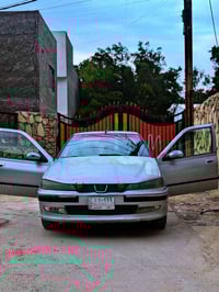 عندي بيجو ٤٠٦ بأسمي السيارة للبيع السعر 32 وبيهة مجال ..ممتواجد ع الخا...