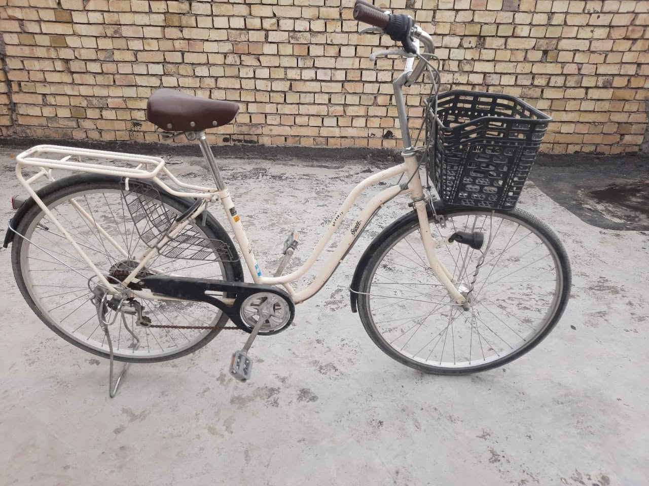 السلام عليكم بايسكل بناتي للبيع جديد مستخدم قليل حجم ٢٨ للمعلومات *********** العنوان الزعفرانية
